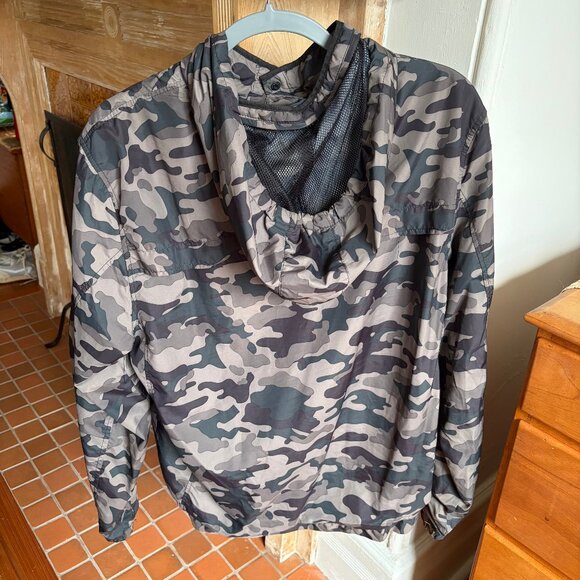 Forever 21 camo windbreaker - Picture 2 of 3